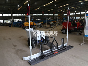 客戶廠房施工，小型激光整平機(jī)助“一臂之力”