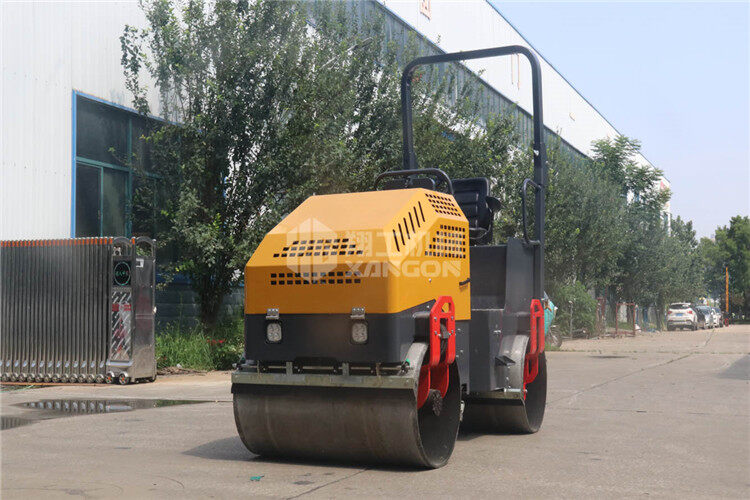 小型壓路機輪胎如何防老化？保養(yǎng)比什么都重要